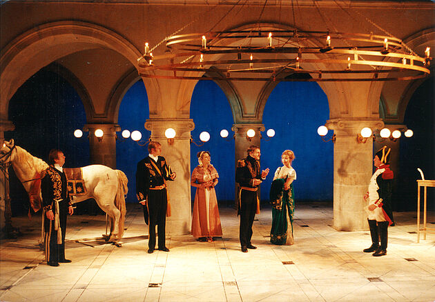 1998 MADAME COURAGE - Ensemble, Bühne: Bernd-Dieter Müller